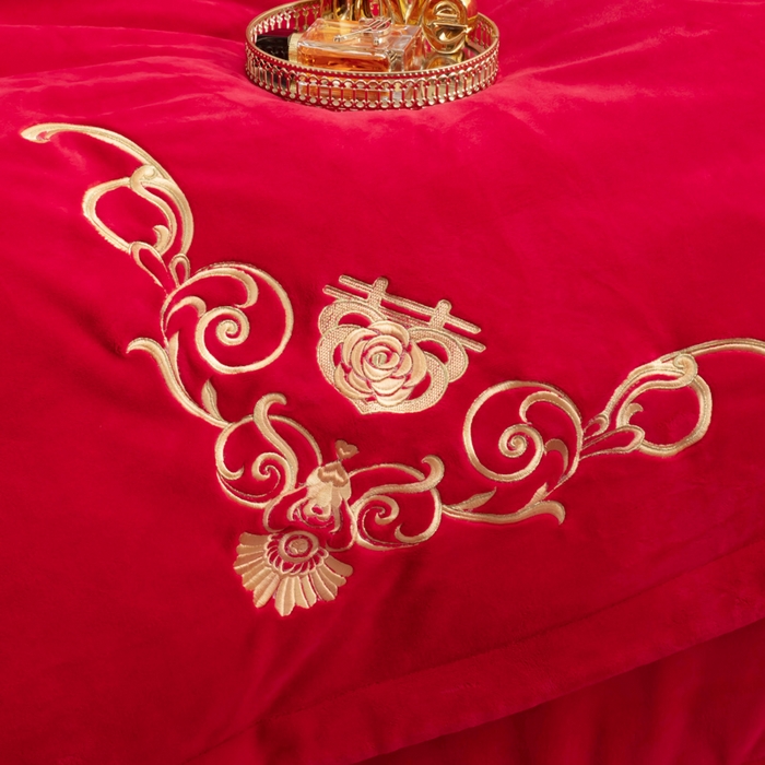 91家纺网 家纺一手货源 找家纺 千禧家纺 2025新款加厚高克重全消光牛奶绒刺绣婚庆四件套 喜临门