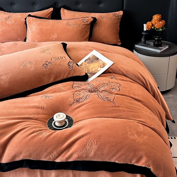 91家纺网 家纺一手货源 找家纺 金牛座家纺 2025新款8斤加厚牛奶绒刺绣四件套-蝴蝶飞飞 蝴蝶飞飞-红棕