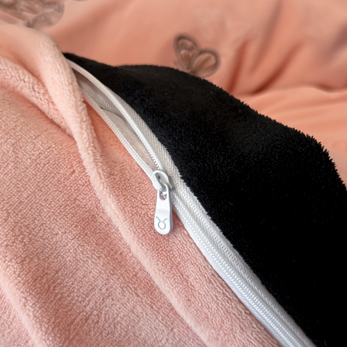 91家纺网 家纺一手货源 找家纺 金牛座家纺 2025新款8斤加厚牛奶绒刺绣四件套-蝴蝶飞飞 蝴蝶飞飞-嫩粉