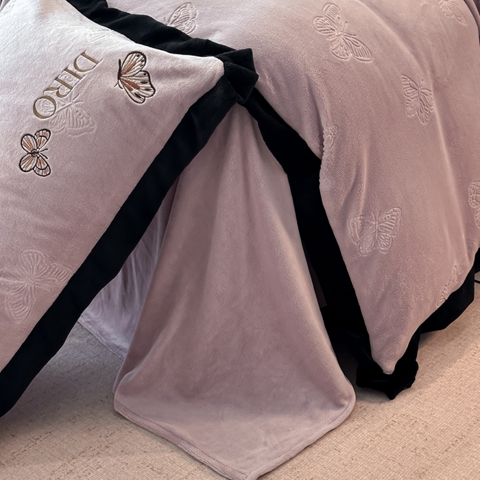91家纺网 家纺一手货源 找家纺 金牛座家纺 2025新款8斤加厚牛奶绒刺绣四件套-蝴蝶飞飞 蝴蝶飞飞-浅紫