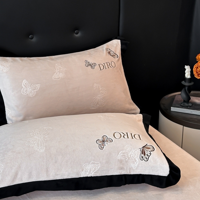 91家纺网 家纺一手货源 找家纺 金牛座家纺 2025新款8斤加厚牛奶绒刺绣四件套-蝴蝶飞飞 蝴蝶飞飞-杏色