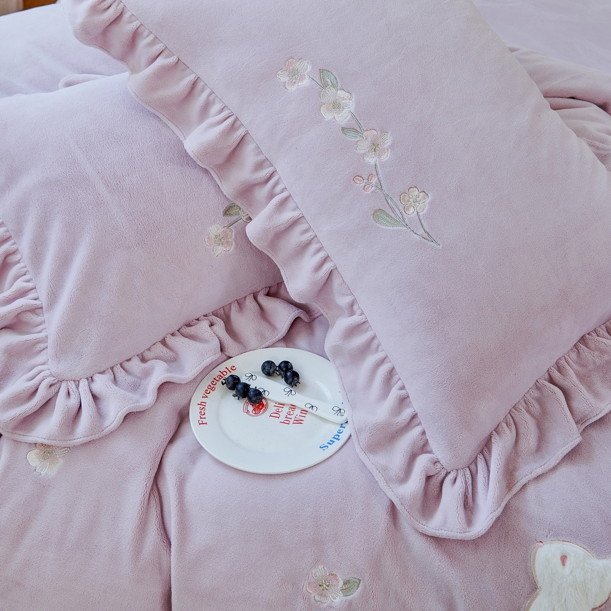 91家纺网 家纺一手货源 找家纺 （总）优姿家纺 2025新款11斤全消光韩版贴布绣保暖四件套- 茱迪