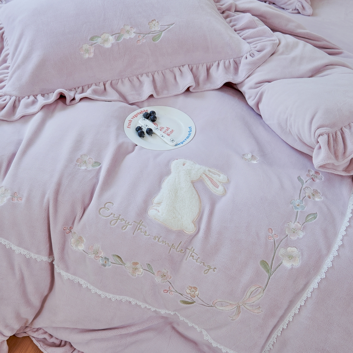 91家纺网 家纺一手货源 找家纺 （总）优姿家纺 2025新款11斤全消光韩版贴布绣保暖四件套- 茱迪