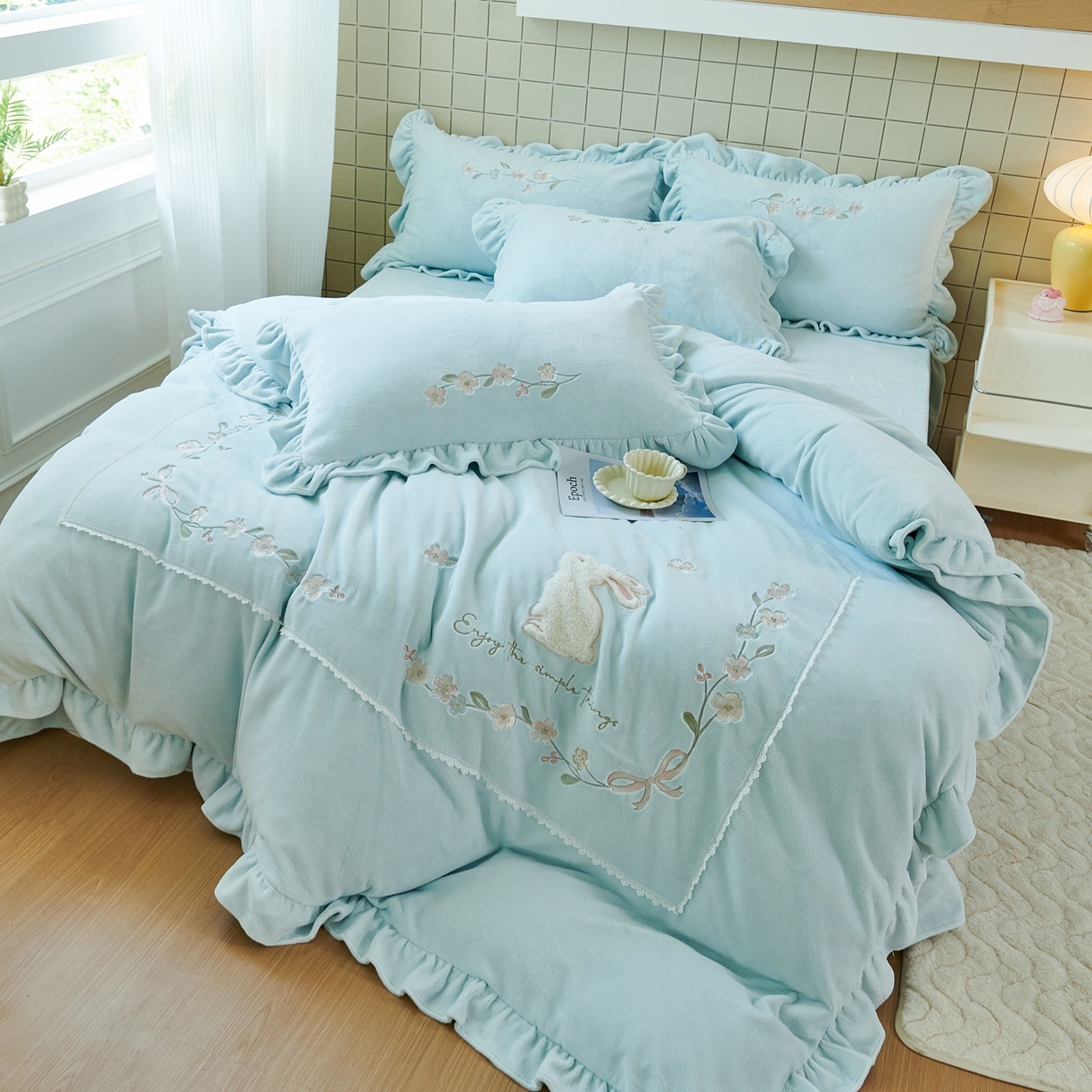 91家纺网 家纺一手货源 找家纺 优姿家纺 2025新款11斤全消光韩版贴布绣保暖四件套- 茱迪 海湾蓝