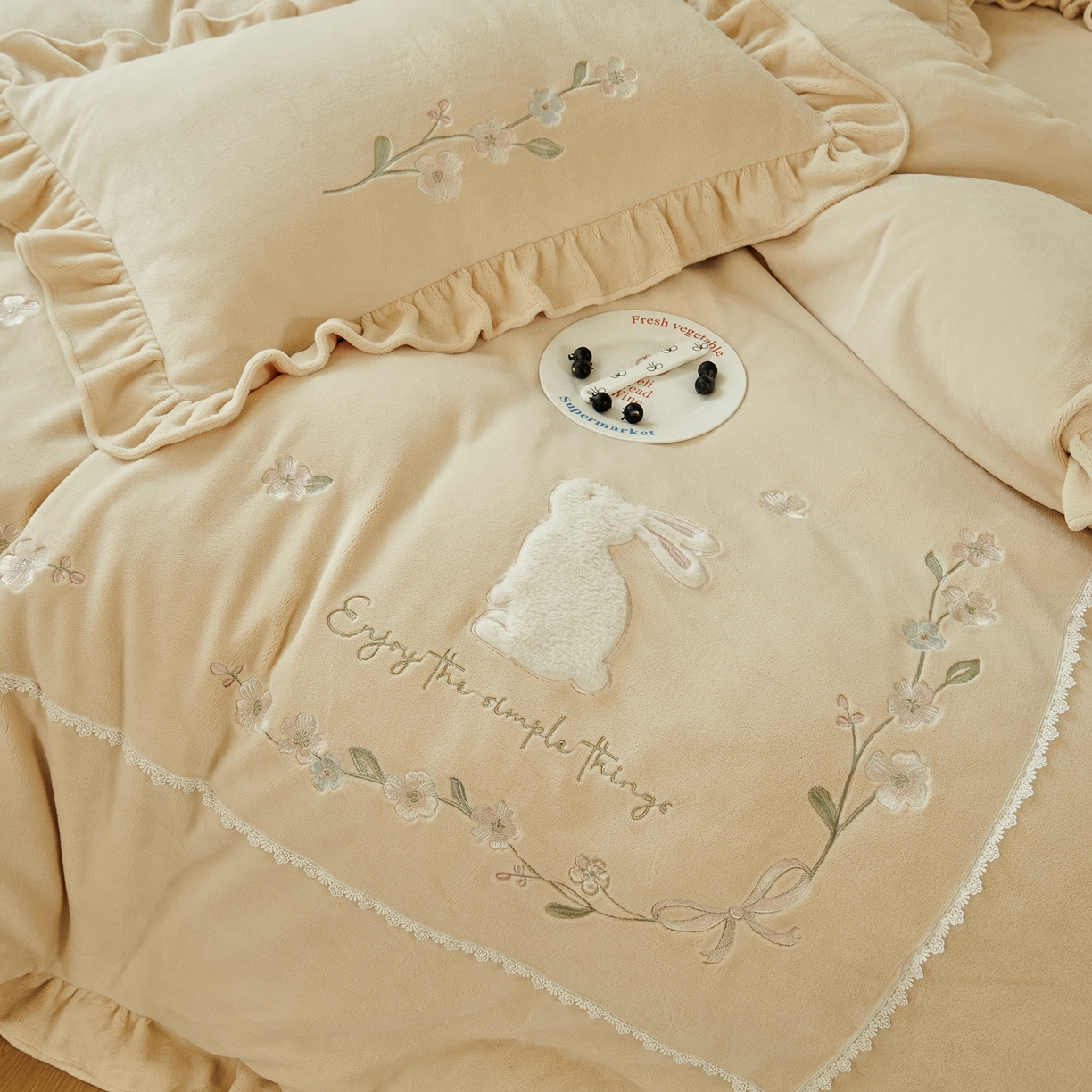 91家纺网 家纺一手货源 找家纺 优姿家纺 2025新款11斤全消光韩版贴布绣保暖四件套- 茱迪 柠檬黄