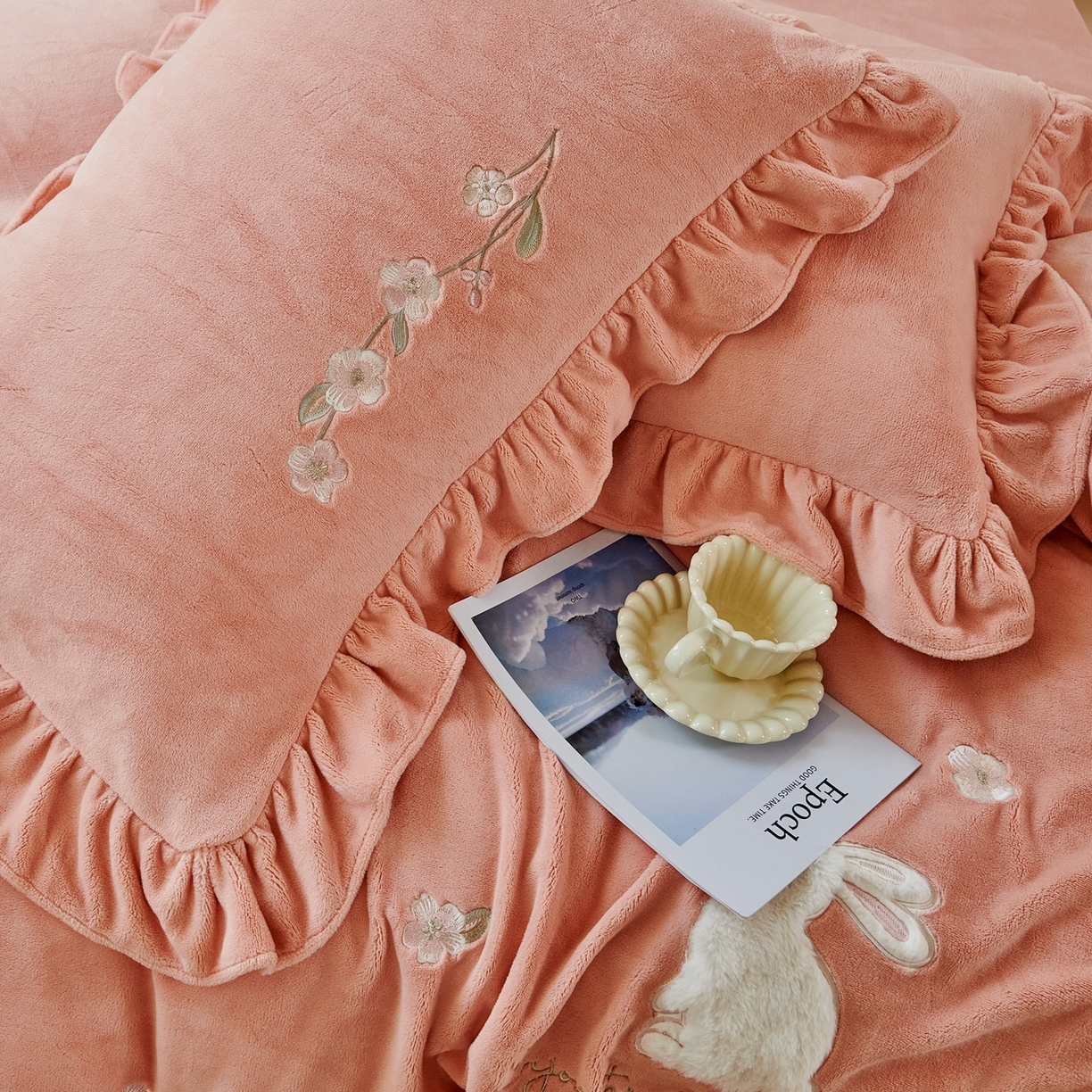 91家纺网 家纺一手货源 找家纺 优姿家纺 2025新款11斤全消光韩版贴布绣保暖四件套- 茱迪 西柚桔