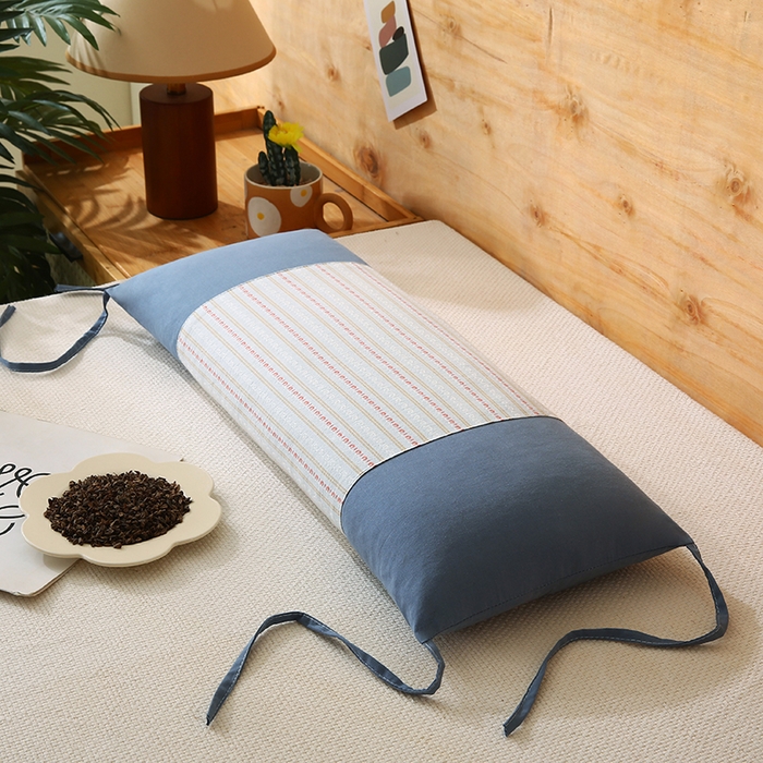 91家纺网 家纺一手货源 找家纺 金牛枕芯 2025新款全棉立体条纹荞麦糖果枕枕头枕芯 蓝色