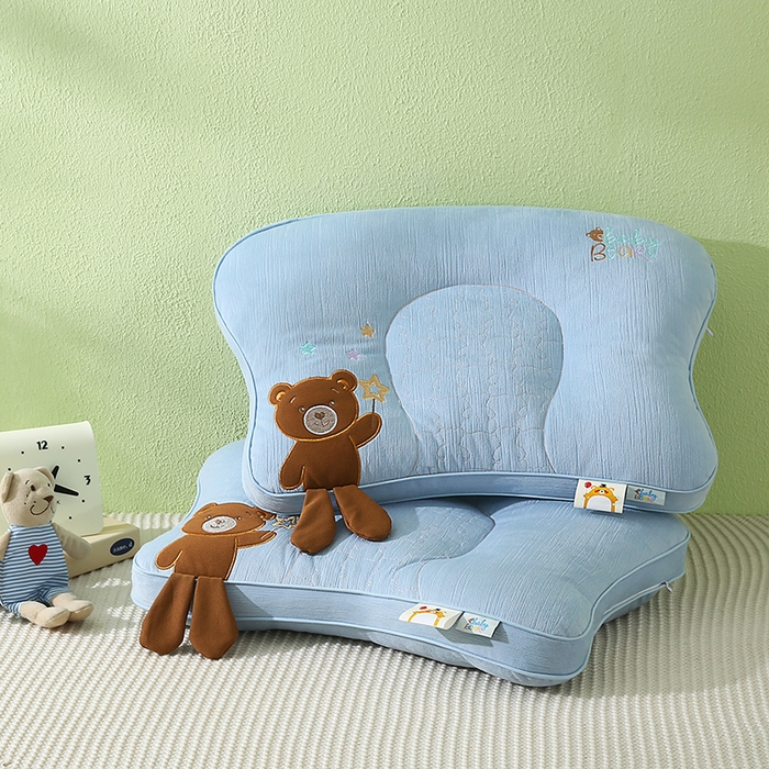 91家纺网 家纺一手货源 找家纺 金牛枕芯 2025新款贴布绣儿童枕芯枕头亲肤舒适安抚儿童枕 小奶熊-蓝色