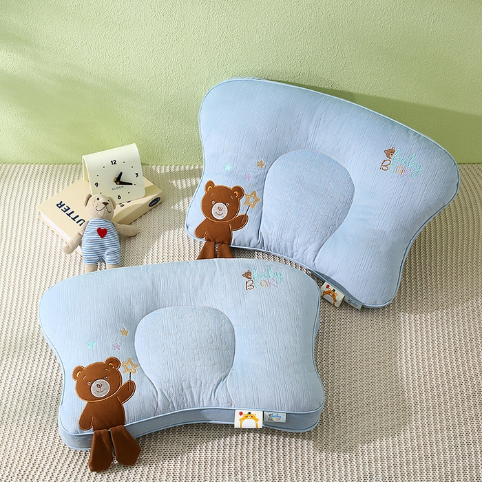 91家纺网 家纺一手货源 找家纺 金牛枕芯 2025新款贴布绣儿童枕芯枕头亲肤舒适安抚儿童枕 小奶熊-蓝色