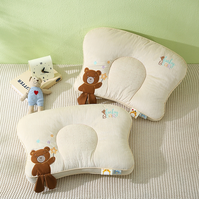 91家纺网 家纺一手货源 找家纺 金牛枕芯 2025新款贴布绣儿童枕芯枕头亲肤舒适安抚儿童枕 小奶熊-米色