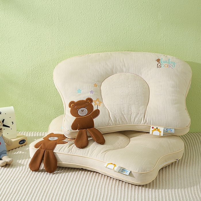 91家纺网 家纺一手货源 找家纺 金牛枕芯 2025新款贴布绣儿童枕芯枕头亲肤舒适安抚儿童枕 小奶熊-米色