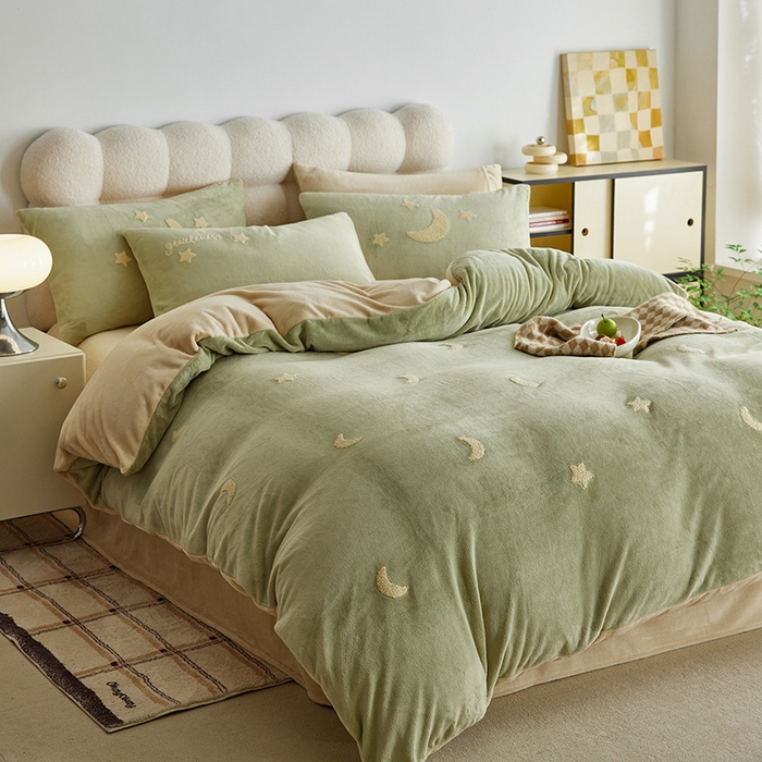 91家纺网 家纺一手货源 找家纺 千朵森 2025新款牛奶绒毛巾绣四件套-艾琳-风格一 艾琳-橄榄绿