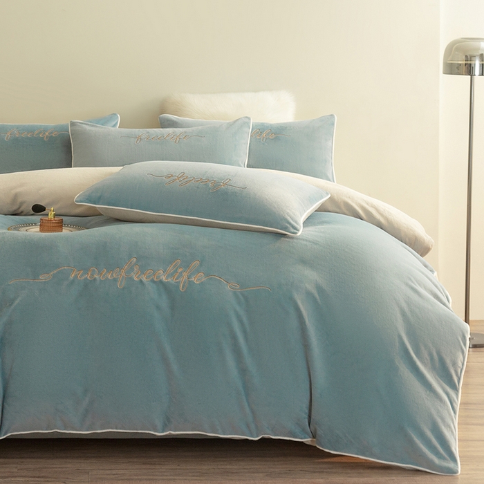 千朵森 2025新款奢美牛奶绒英文刺绣四件套 奢美-海风蓝