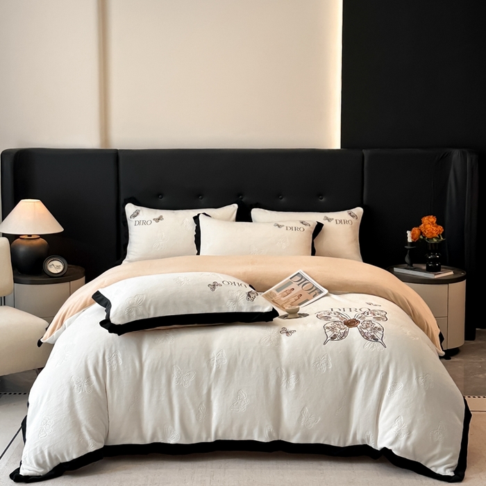 91家纺网 家纺一手货源 找家纺 （总）金牛座家纺 2025新款8斤加厚牛奶绒刺绣四件套-蝴蝶飞飞