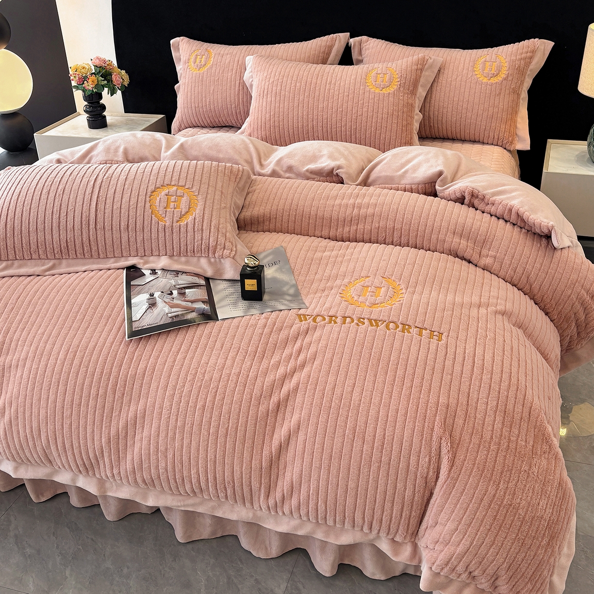 91家纺网 家纺一手货源 找家纺 （总）金艾草 2025新款纯色兔毛宽边刺绣床盖款四件套【工艺款】-铂爵