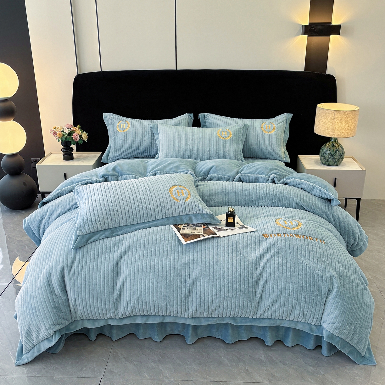 91家纺网 家纺一手货源 找家纺 金艾草 2025新款纯色兔毛宽边刺绣床盖款四件套【工艺款】-铂爵 铂爵-蓝灰