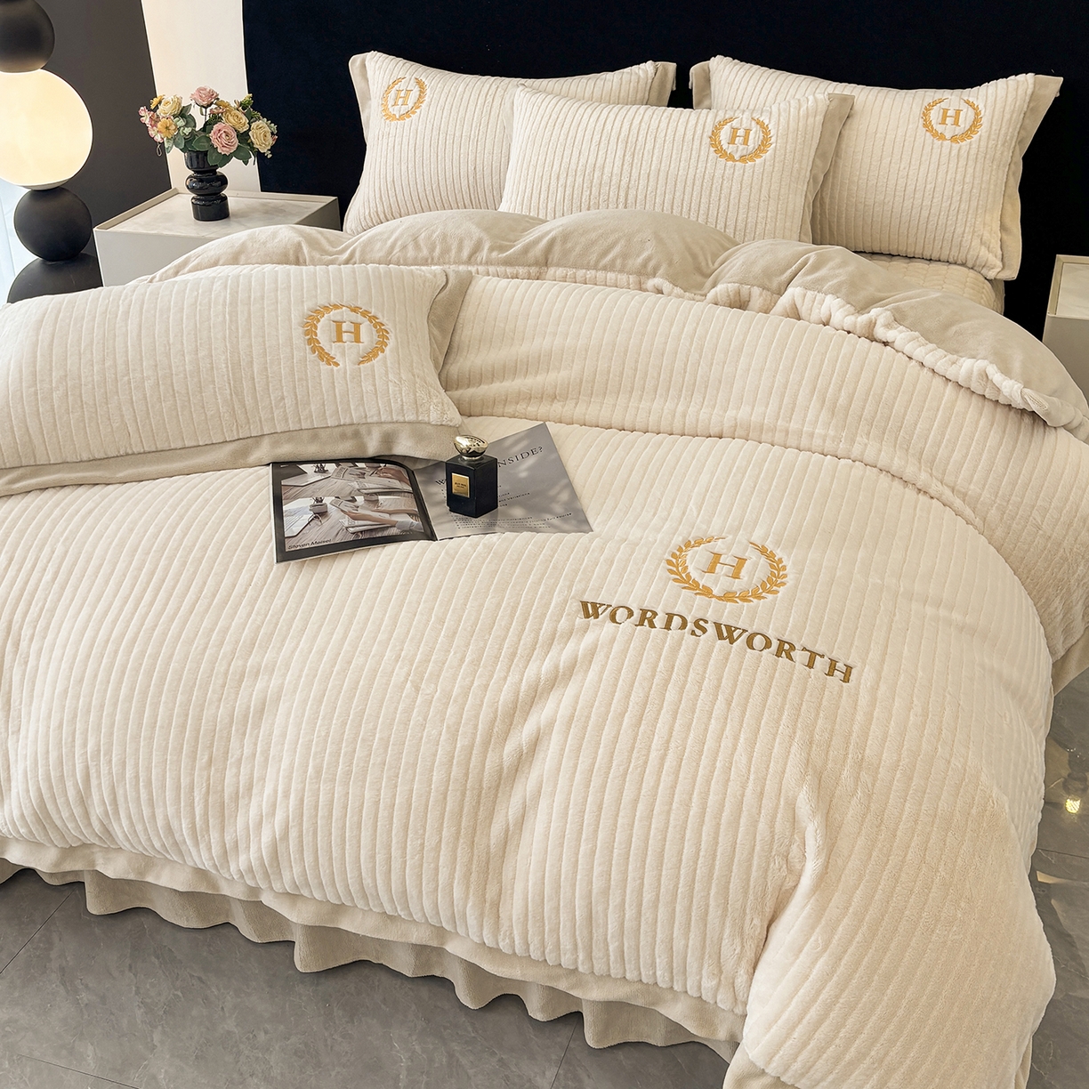 91家纺网 家纺一手货源 找家纺 金艾草 2025新款纯色兔毛宽边刺绣床盖款四件套【工艺款】-铂爵 铂爵-米咖