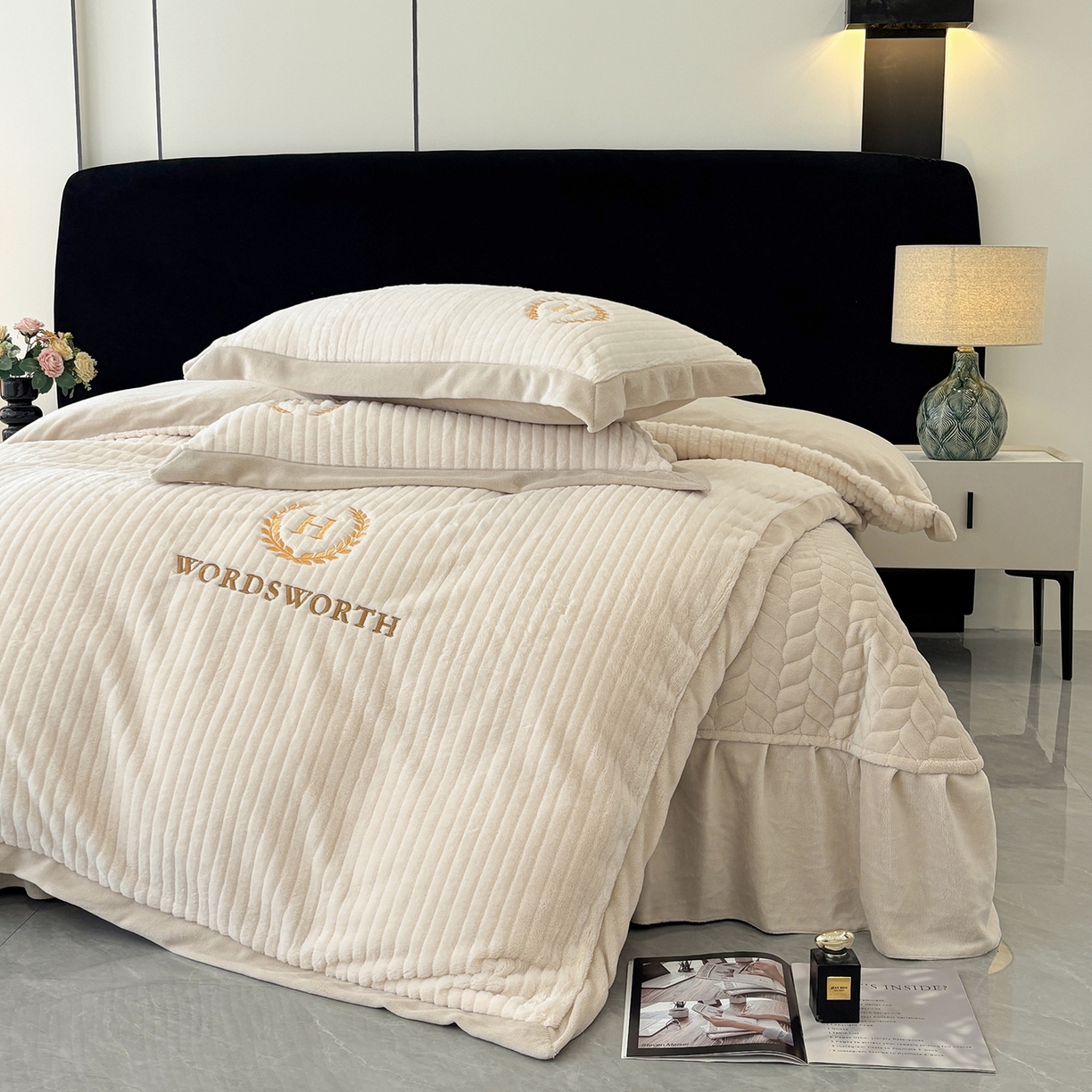 91家纺网 家纺一手货源 找家纺 金艾草 2025新款纯色兔毛宽边刺绣床盖款四件套【工艺款】-铂爵 铂爵-米咖