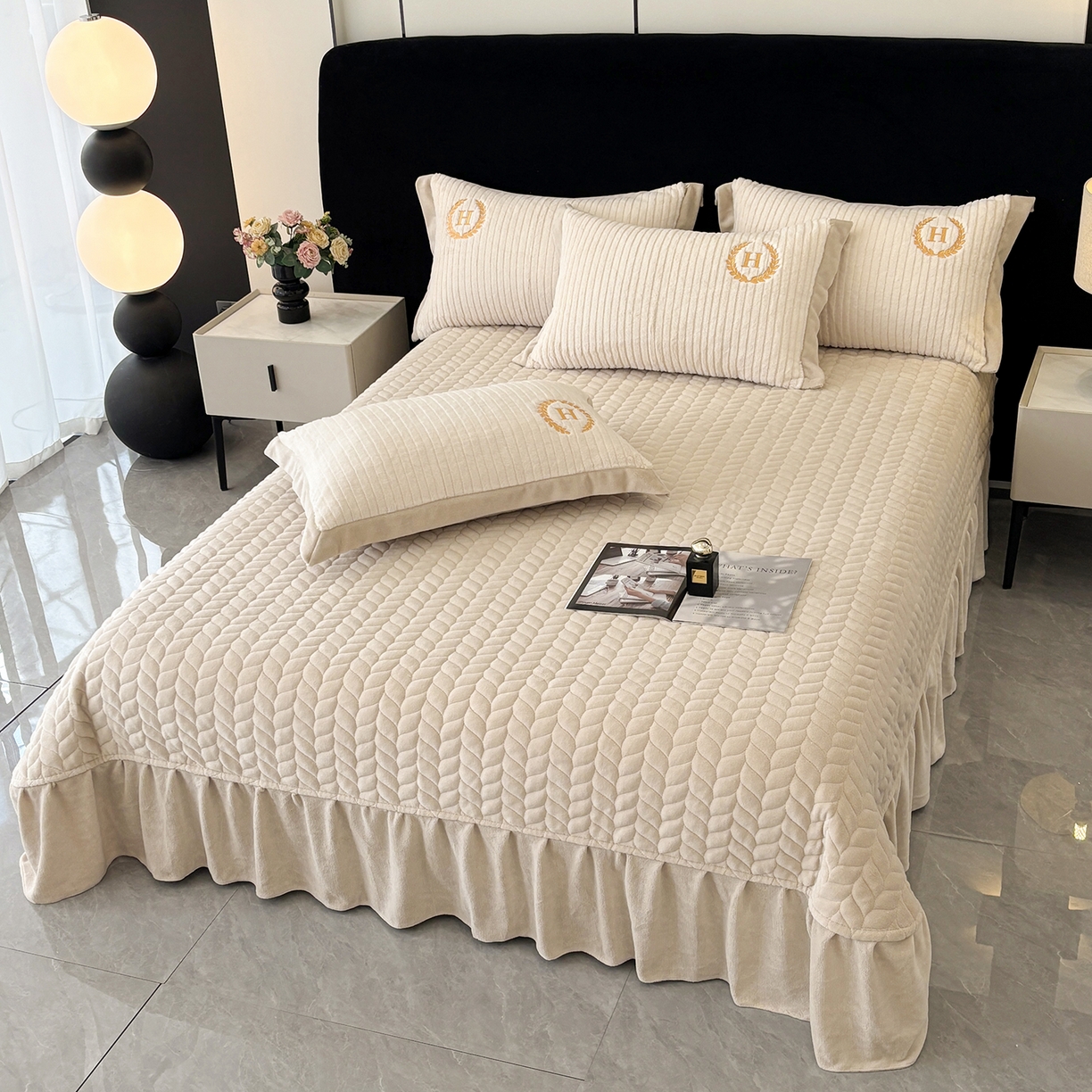 91家纺网 家纺一手货源 找家纺 金艾草 2025新款纯色兔毛宽边刺绣床盖款四件套【工艺款】-铂爵 铂爵-米咖