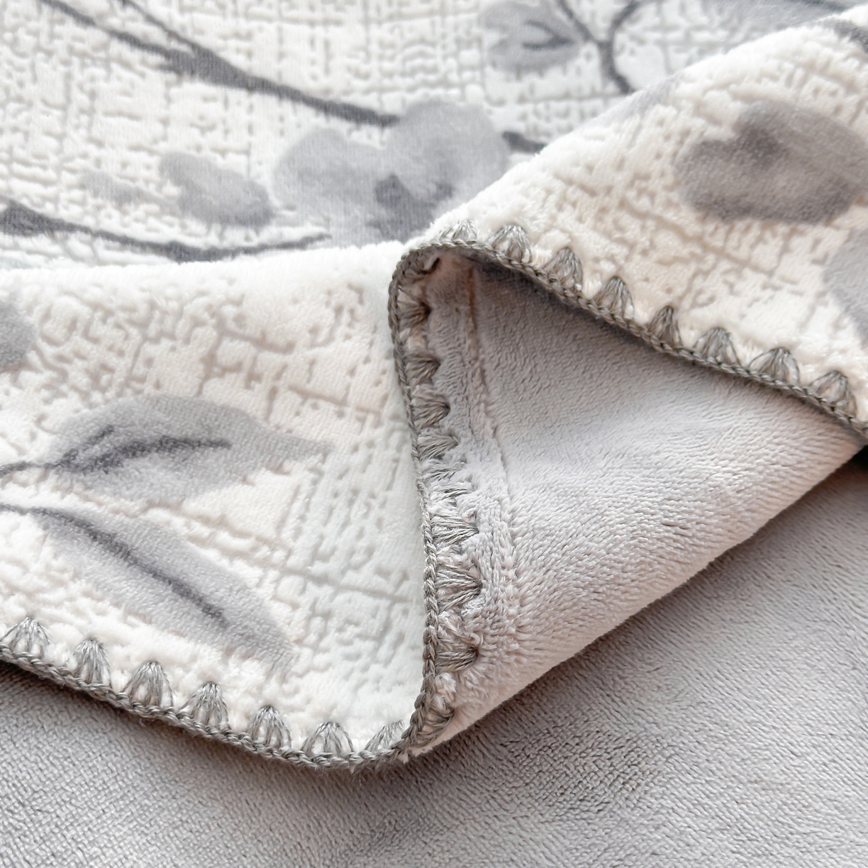 91家纺网 家纺一手货源 找家纺 （总）卓缦家纺 2025新款高克重双层牛奶绒毛毯加厚冬季毛毯四季毯办公室午休毯牛奶绒床单