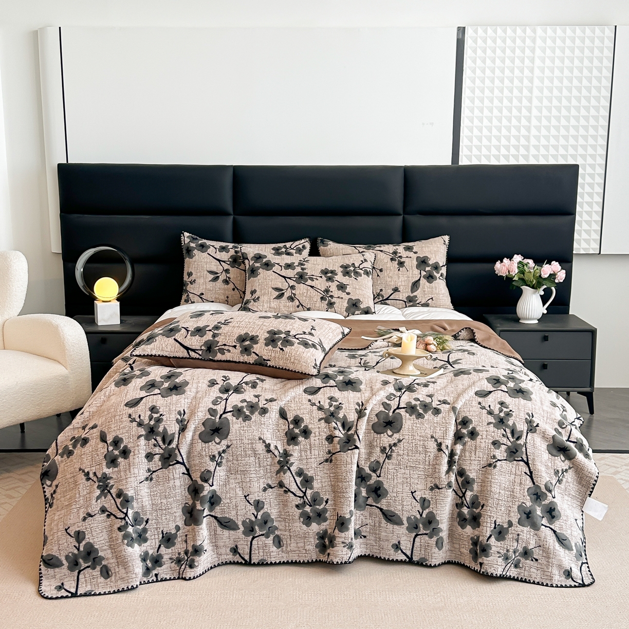 91家纺网 家纺一手货源 找家纺 卓缦家纺 2025新款高克重双层牛奶绒毛毯加厚冬季毛毯四季毯办公室午休毯牛奶绒床单 寒梅映雪-咖