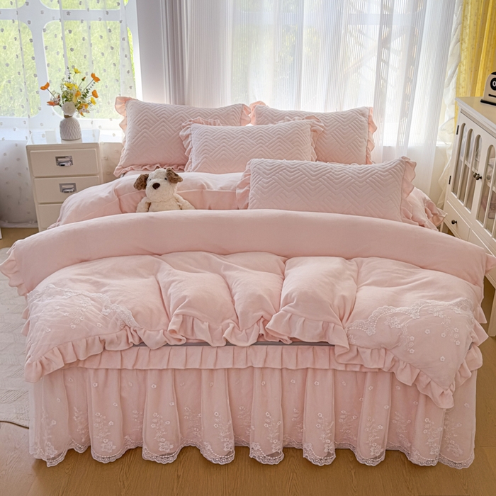 91家纺网 家纺一手货源 找家纺 （总）家之硕 2025秋冬款多功能牛奶绒可拆卸式床笠床裙四件套