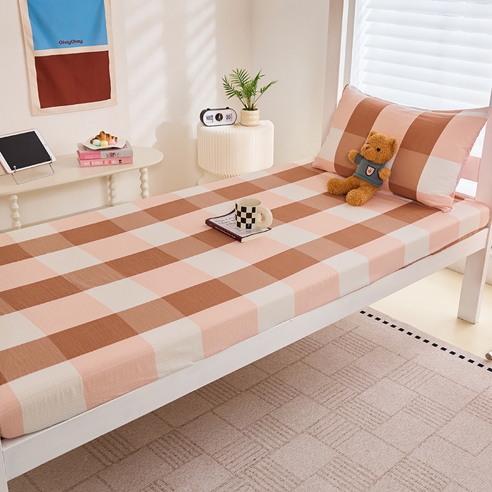 91家纺网 家纺一手货源 找家纺 卢赛尔 2025新款简约格子水洗学生季学生宿舍三件套 粉大格