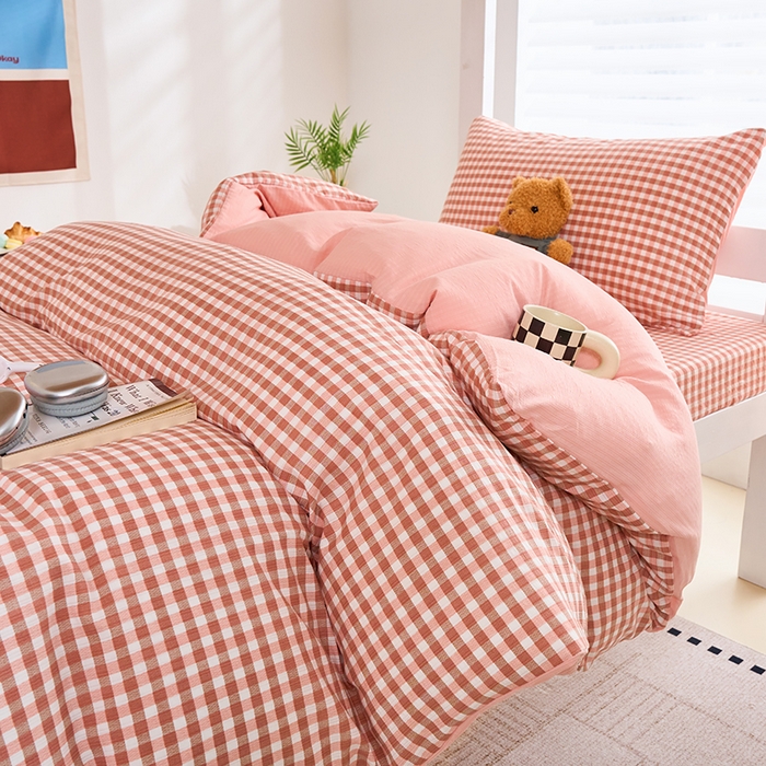 91家纺网 家纺一手货源 找家纺 卢赛尔 2025新款简约格子水洗学生季学生宿舍三件套 粉小格