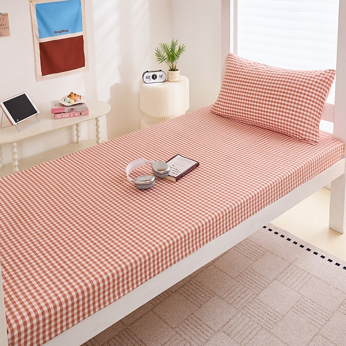 91家纺网 家纺一手货源 找家纺 卢赛尔 2025新款简约格子水洗学生季学生宿舍三件套 粉小格