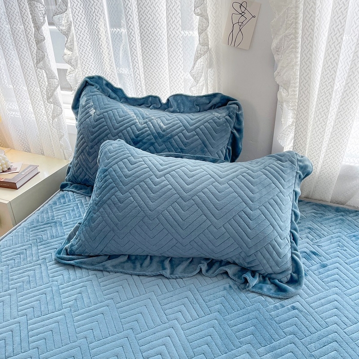 91家纺网 家纺一手货源 找家纺 家之硕 2025秋冬款多功能牛奶绒可拆卸式床笠床裙四件套 蓝灰色