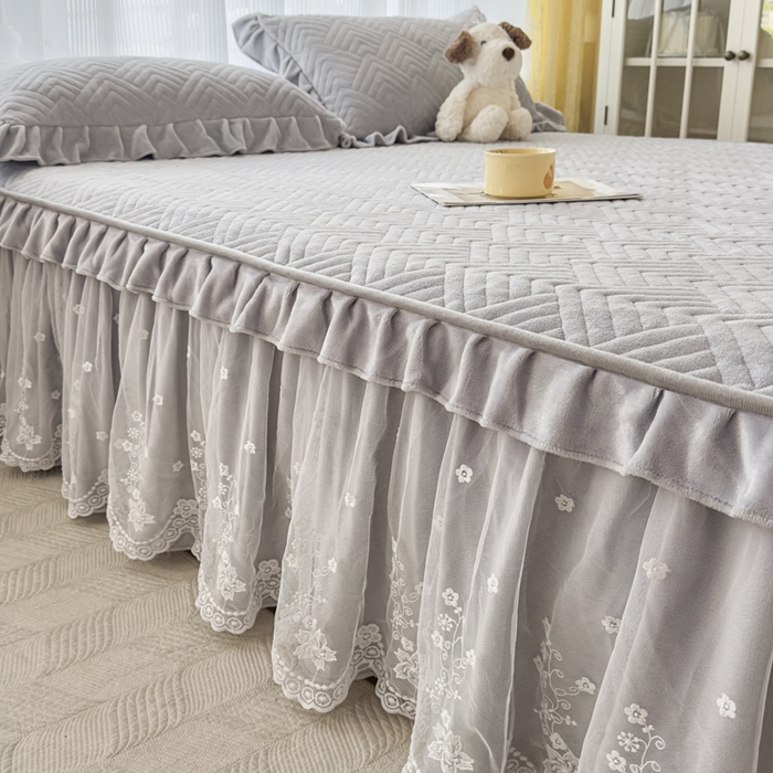 91家纺网 家纺一手货源 找家纺 家之硕 2025秋冬款多功能牛奶绒可拆卸式床笠床裙四件套 世纪灰