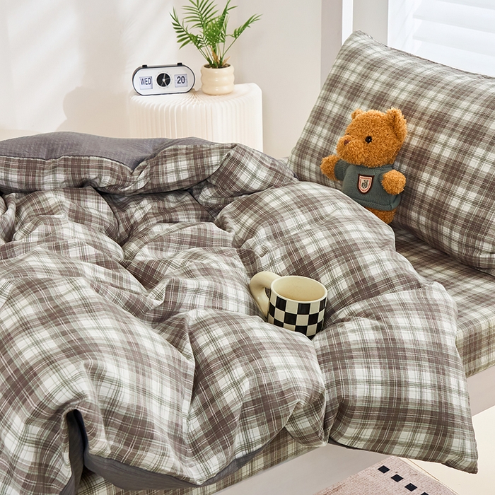 91家纺网 家纺一手货源 找家纺 卢赛尔 2025新款简约格子水洗学生季学生宿舍三件套 简爱-棕