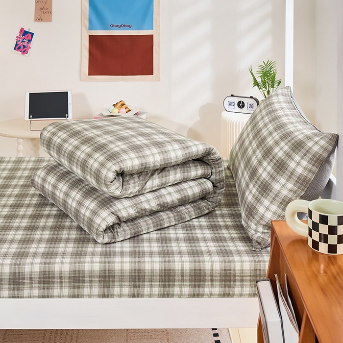 91家纺网 家纺一手货源 找家纺 卢赛尔 2025新款简约格子水洗学生季学生宿舍三件套 简爱-棕