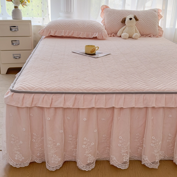 91家纺网 家纺一手货源 找家纺 家之硕 2025秋冬款多功能牛奶绒可拆卸式床笠床裙四件套 天光粉