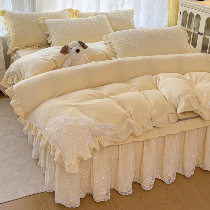 91家纺网 家纺一手货源 找家纺 家之硕 2025秋冬款多功能牛奶绒可拆卸式床笠床裙四件套 杏黄