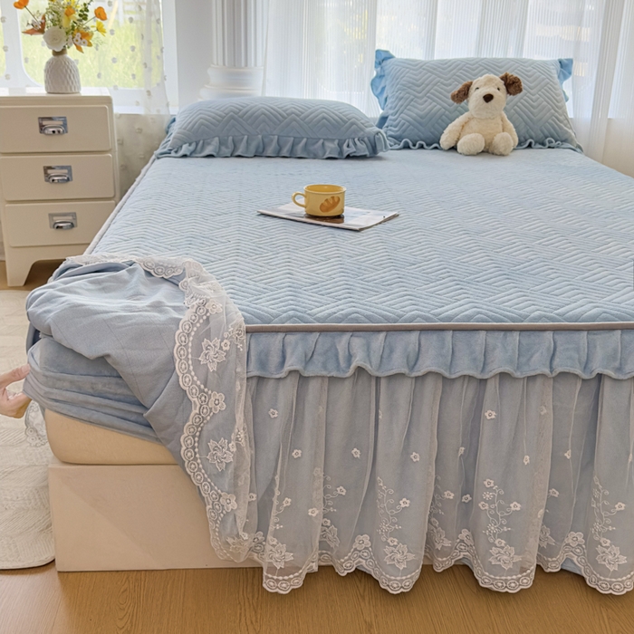 91家纺网 家纺一手货源 找家纺 家之硕家纺2025秋冬款多功能牛奶绒可拆卸式床笠床裙 耀蓝