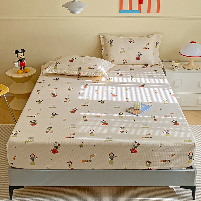 91家纺网 家纺一手货源 找家纺 恬澳家纺 2025新款A类印花泡泡棉床笠-场景一 布丁狗