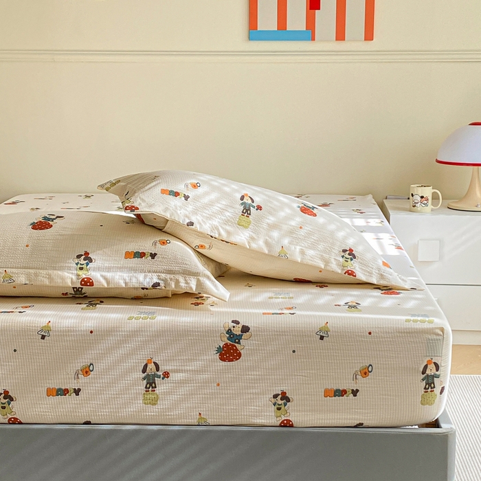 91家纺网 家纺一手货源 找家纺 恬澳家纺 2025新款A类印花泡泡棉床笠-场景一 布丁狗