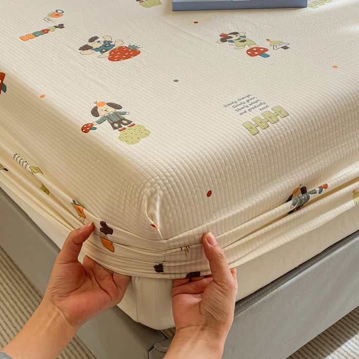 91家纺网 家纺一手货源 找家纺 恬澳家纺 2025新款A类印花泡泡棉床笠-场景一 布丁狗