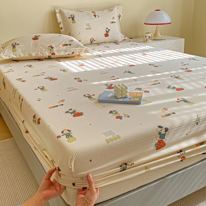 91家纺网 家纺一手货源 找家纺 恬澳家纺 2025新款A类印花泡泡棉床笠-场景一 布丁狗