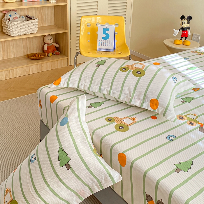 91家纺网 家纺一手货源 找家纺 恬澳家纺 2025新款A类印花泡泡棉床笠-场景一 工程车队