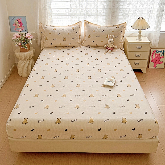 91家纺网 家纺一手货源 找家纺 恬澳家纺 2025新款A类印花泡泡棉床笠-场景二 彼得熊