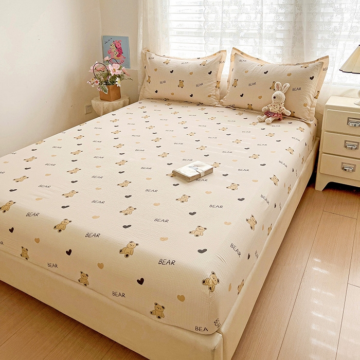 91家纺网 家纺一手货源 找家纺 恬澳家纺 2025新款A类印花泡泡棉床笠-场景二 彼得熊