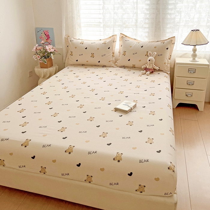 91家纺网 家纺一手货源 找家纺 恬澳家纺 2025新款A类印花泡泡棉床笠-场景二 彼得熊