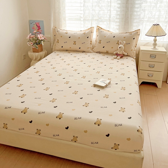 91家纺网 家纺一手货源 找家纺 恬澳家纺 2025新款A类印花泡泡棉床笠-场景二 彼得熊