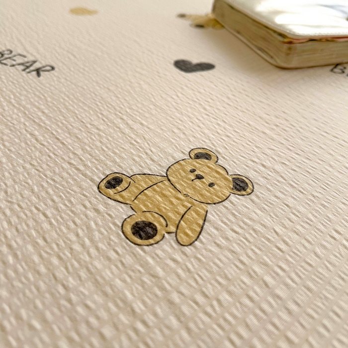 91家纺网 家纺一手货源 找家纺 恬澳家纺 2025新款A类印花泡泡棉床笠-场景二 彼得熊