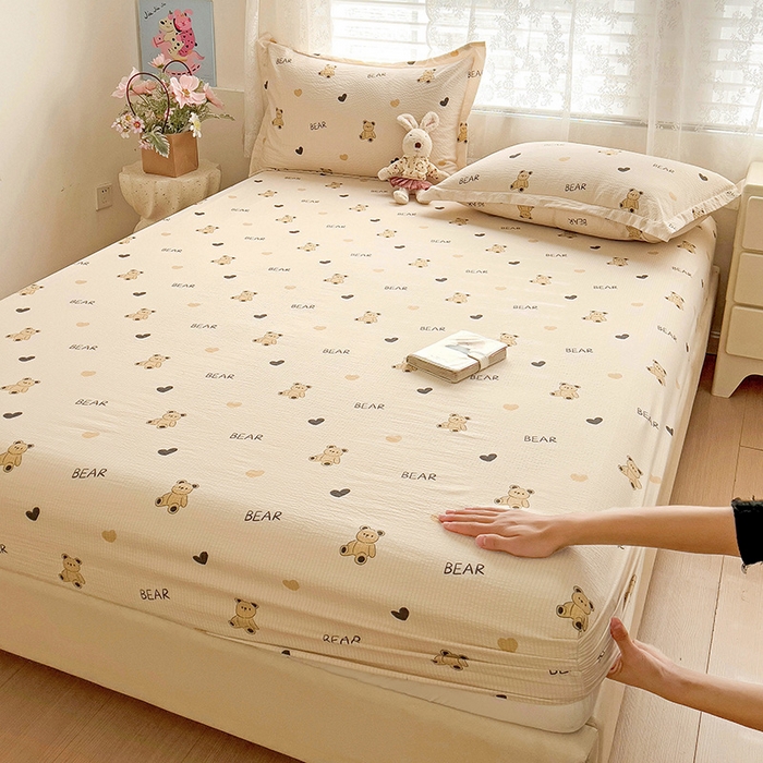 91家纺网 家纺一手货源 找家纺 恬澳家纺 2025新款A类印花泡泡棉床笠-场景二 彼得熊