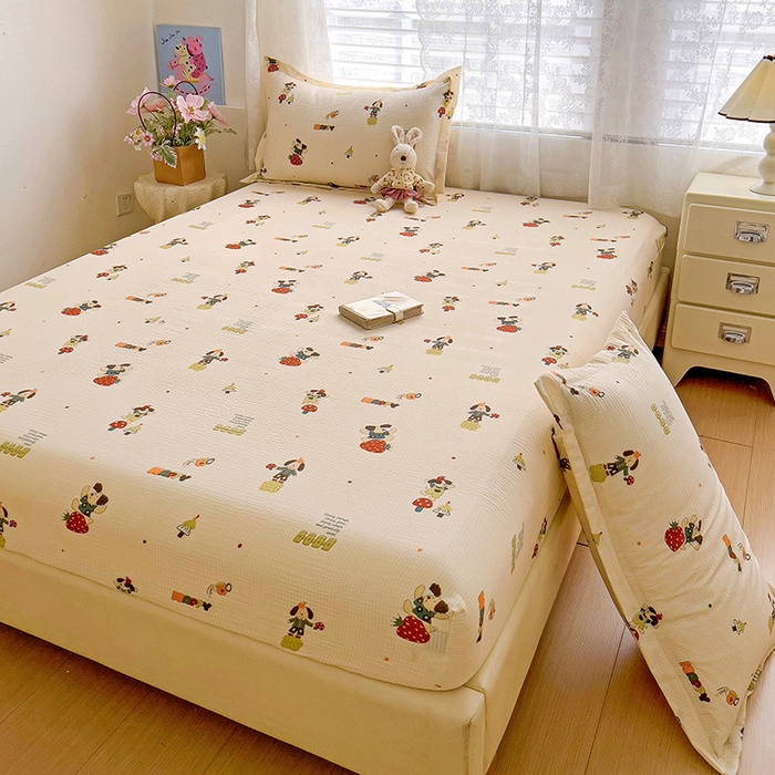 91家纺网 家纺一手货源 找家纺 恬澳家纺 2025新款A类印花泡泡棉床笠-场景二 布丁狗