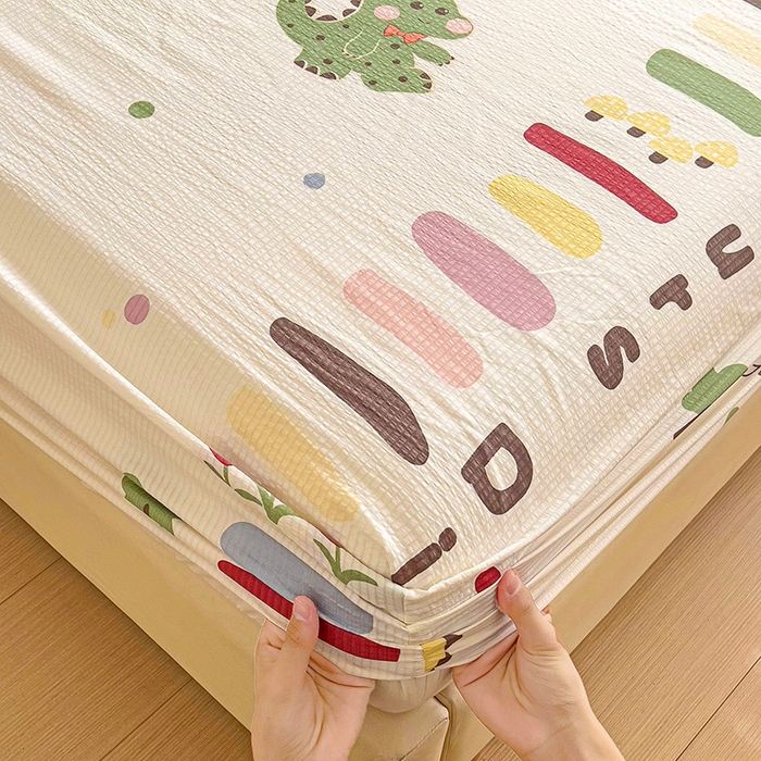 91家纺网 家纺一手货源 找家纺 恬澳家纺 2025新款A类印花泡泡棉床笠-场景二 恐龙宝贝