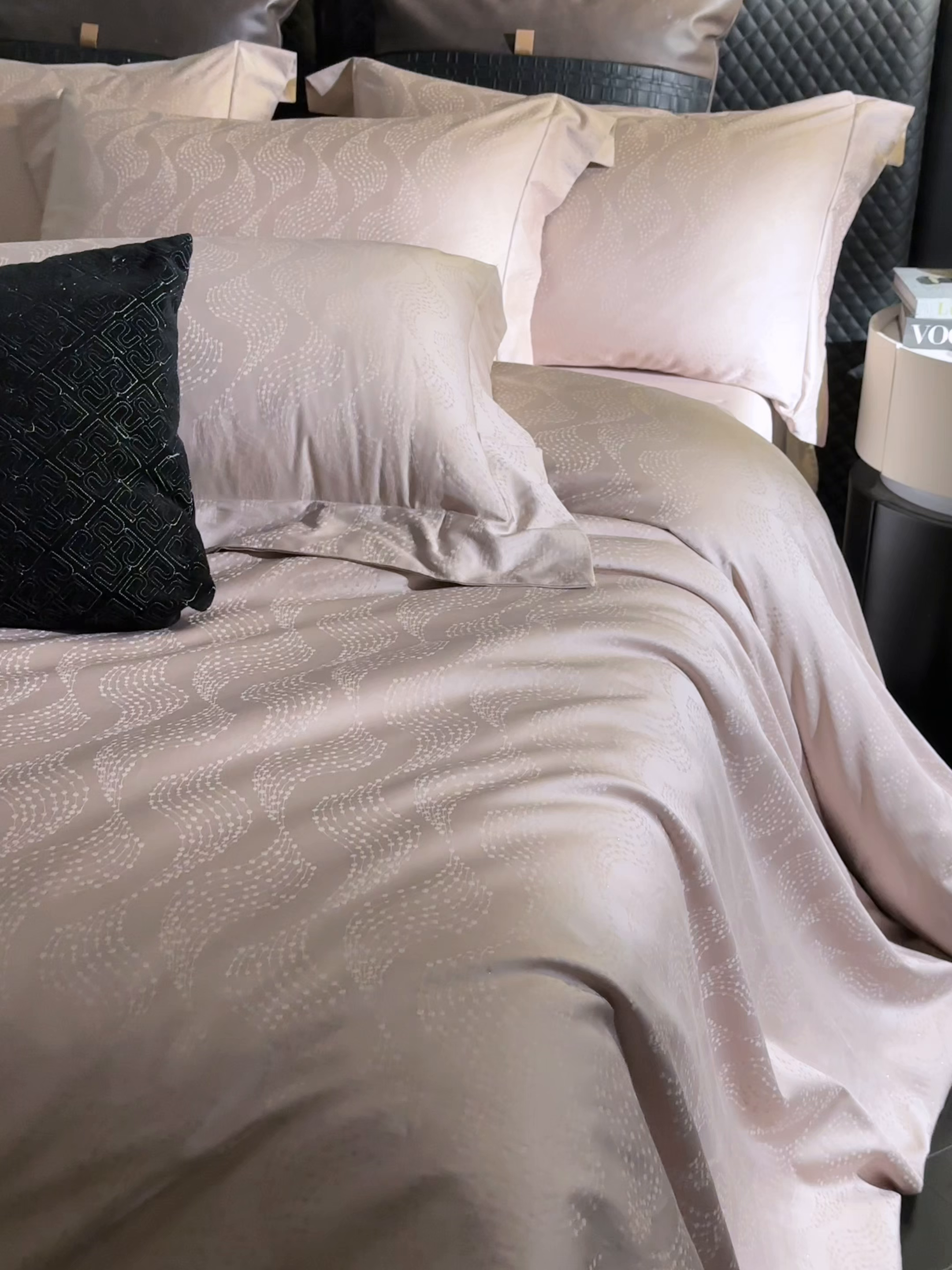 91家纺网 家纺一手货源 找家纺 舒慕家纺 2025新款亲肤舒适高端100S长绒棉纯棉银丝提花四件套 星芒107